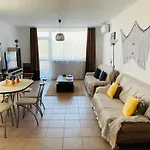 бриз 16 Apartment